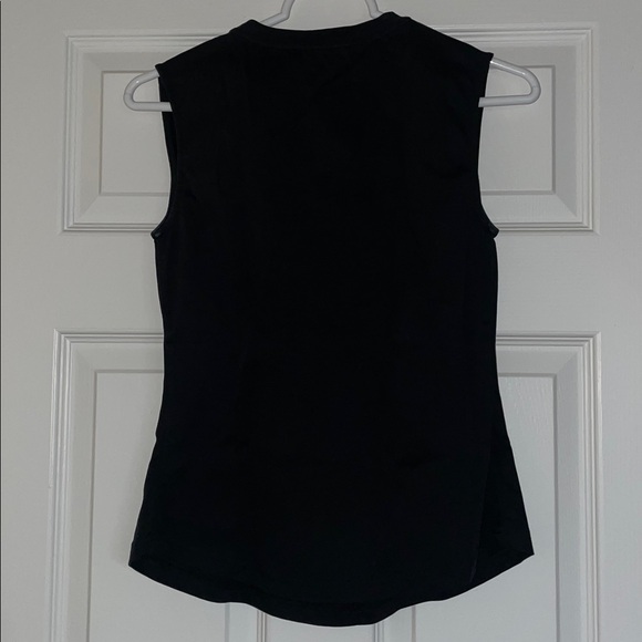 Like new! Classic Basic Black Sleeveless Peplum Top - Picture 4 of 5